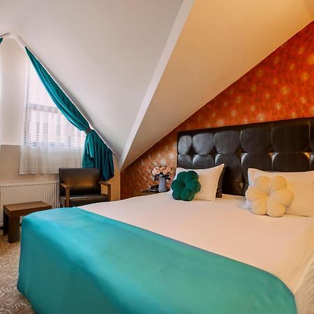 Highway Otel Elmalık Eksteriør bilde