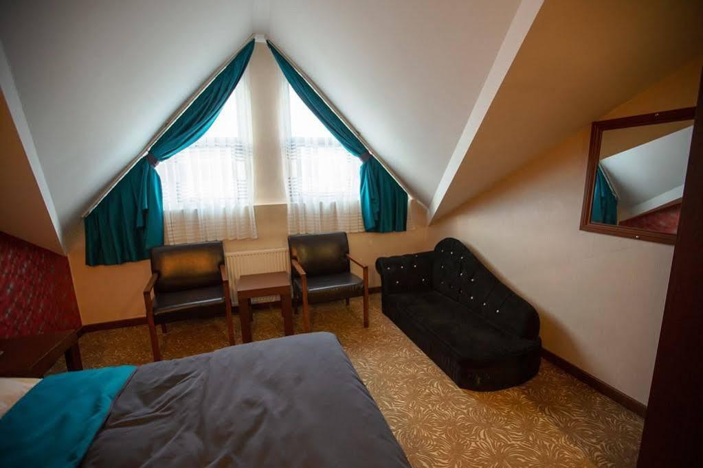 Highway Otel Elmalık Eksteriør bilde