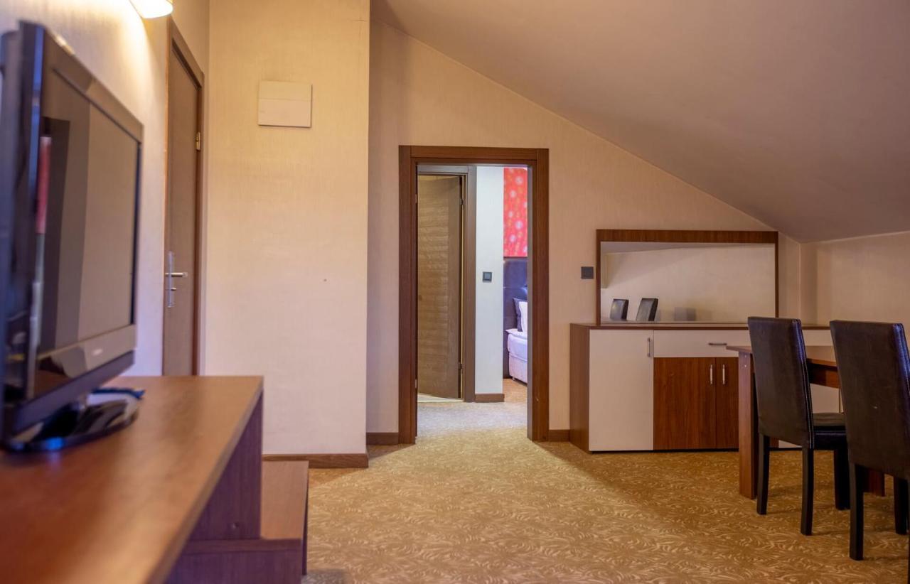 Highway Otel Elmalık Eksteriør bilde