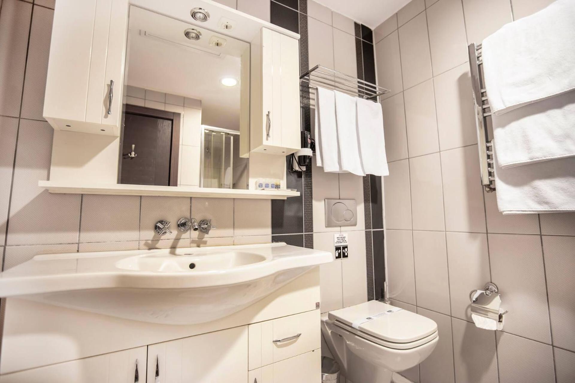 Highway Otel Elmalık Eksteriør bilde